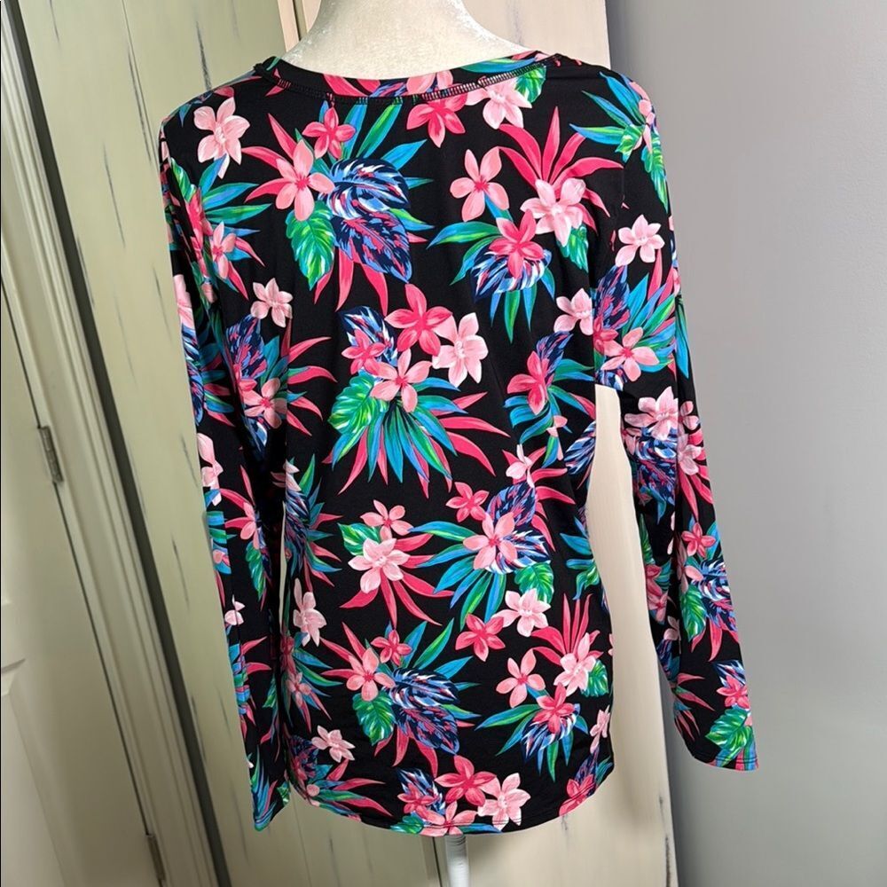 Croft & Barrow Black and pink tropical Floral Swim Rashguard - Picture 4 of 7